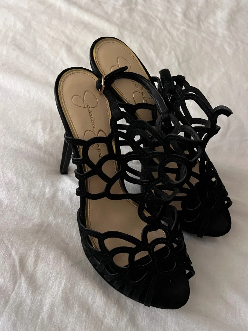 Jessica Simpson Women's Weslynn Platform Pump - Picture 4 of 6